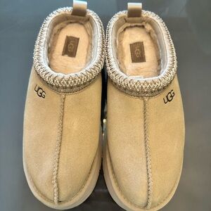 UGG Cream Fleece-Lined Tasmin Slippers